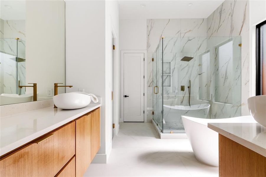 Furnished interior view inside a new home in , Dallas (Image 15).