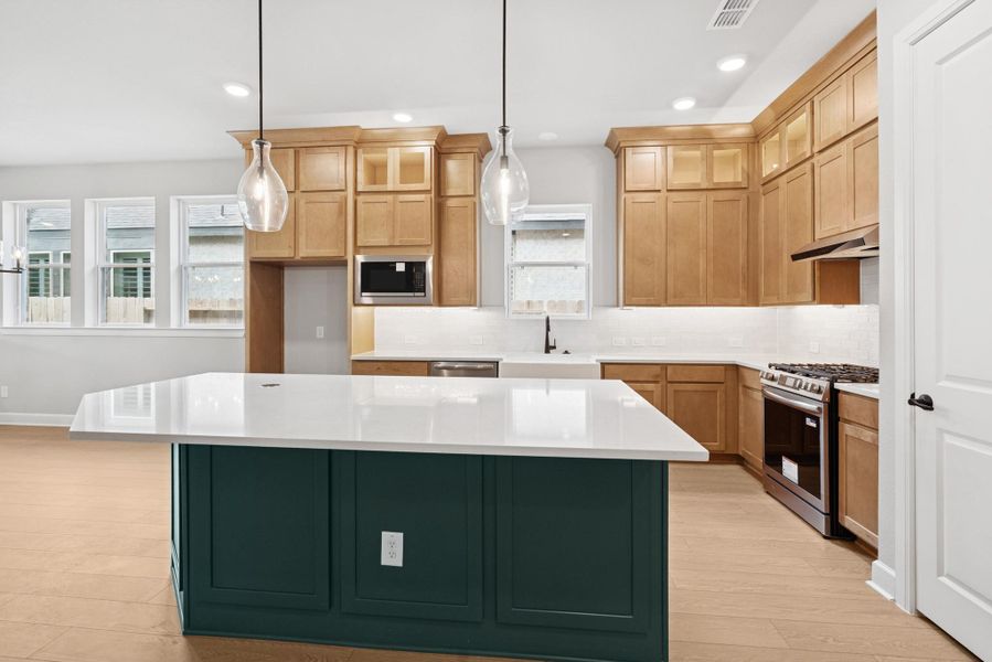 Furnished interior view inside a new home in Riceland 50’ Front Load Homesites, Mont Belvieu (Image 6). Furnished interior view inside a new home in Riceland 50’ Front Load Homesites, Mont Belvieu (Image 6).