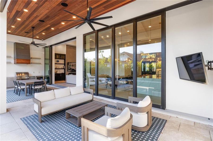 Community amenities in , Sarasota (Image 68).