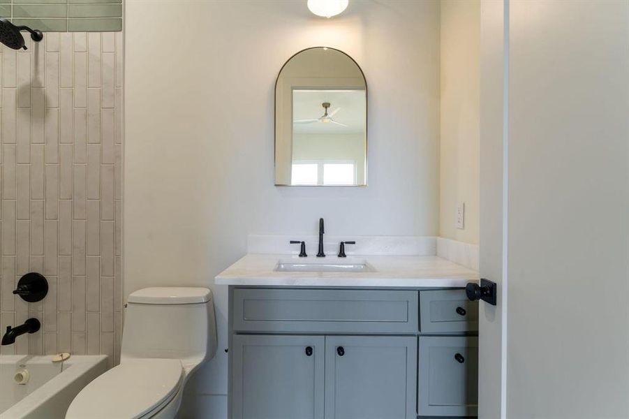 Furnished interior view inside a new home in , Dallas (Image 19). Furnished interior view inside a new home in , Dallas (Image 19).