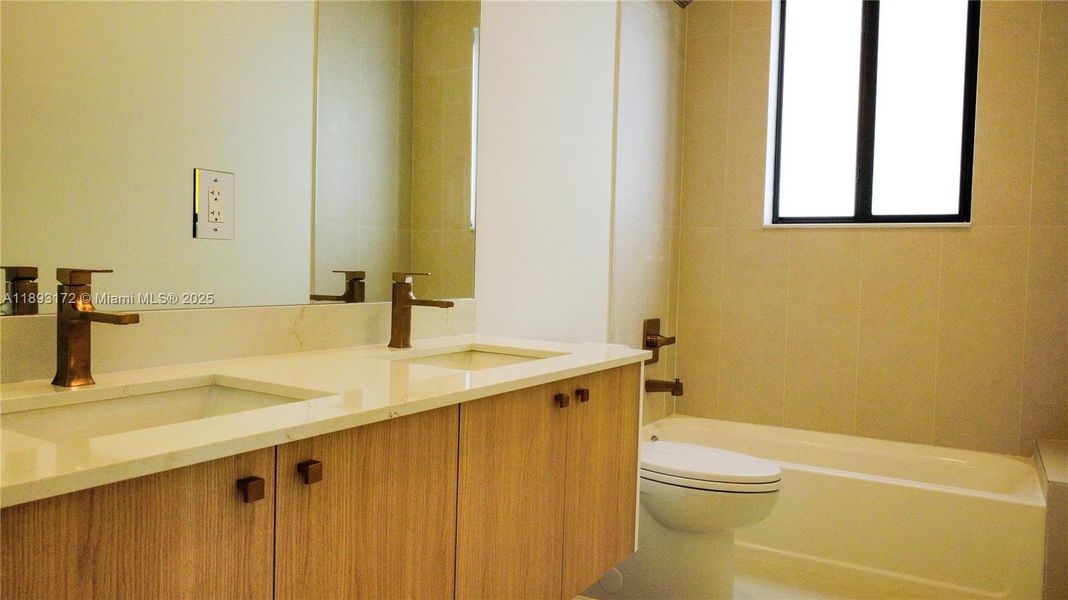 Image 14 of a home in . Image 14 of a home in .