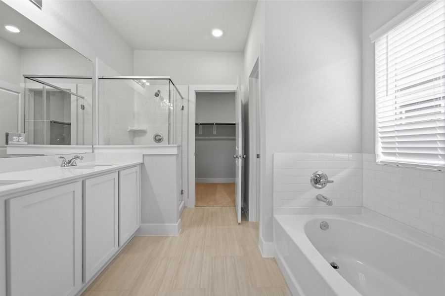 Furnished interior view inside a new home in Caney Mills, Conroe (Image 11).