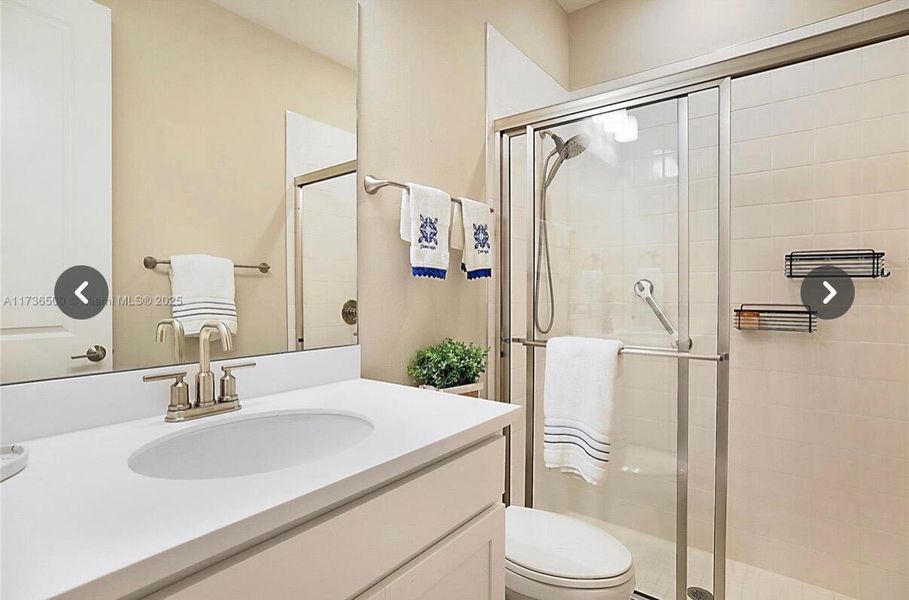 Furnished interior view inside a new home in , Port St. Lucie (Image 15).