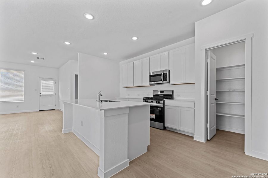 Furnished interior view inside a new home in Steelwood Trails: Coastline Collection, New Braunfels (Image 7). Furnished interior view inside a new home in Steelwood Trails: Coastline Collection, New Braunfels (Image 7).