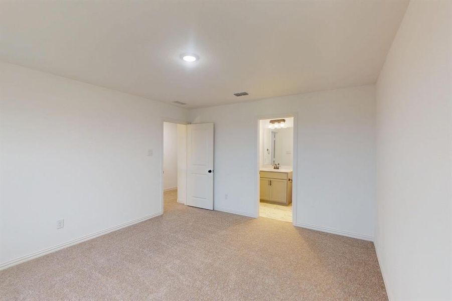 Spacious, unfurnished interior of a new home in Lilybrooke at Legacy Hills, Celina (Image 27).