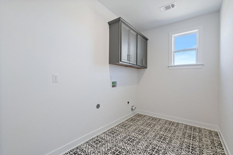 Spacious, unfurnished interior of a new home in Lockwood, Collierville (Image 23).