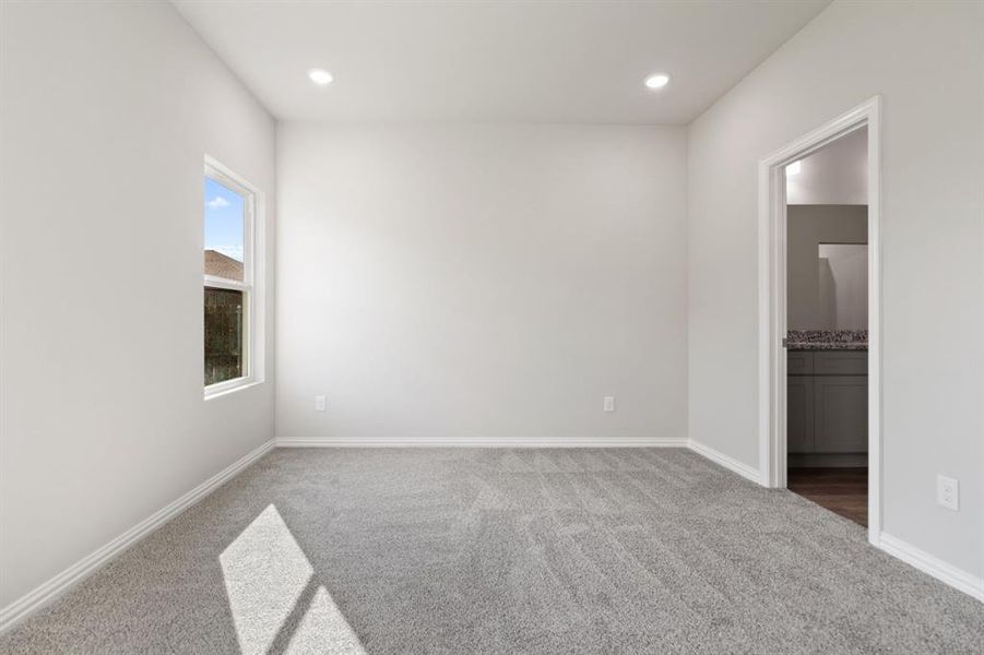 Spacious, unfurnished interior of a new home in , Fort Worth (Image 16).