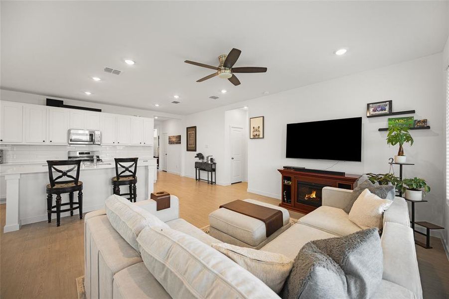 Furnished interior view inside a new home in Mobberly Farms, Pilot Point (Image 14).