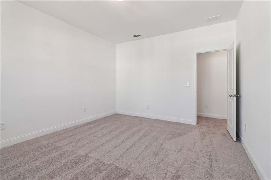 Spacious, unfurnished interior of a new home in East Harbor II at Chestatee, Dawsonville (Image 39).