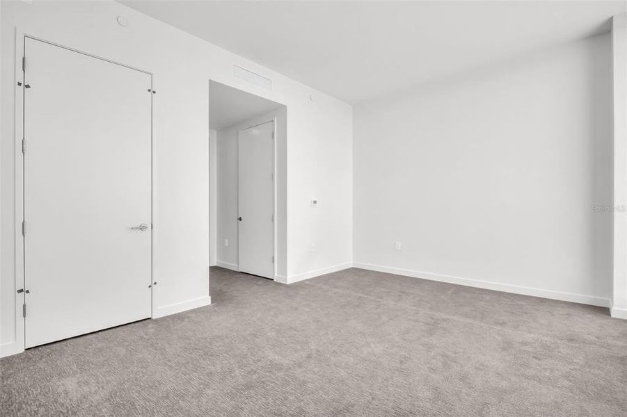 Spacious, unfurnished interior of a new home in , St. Petersburg (Image 51).