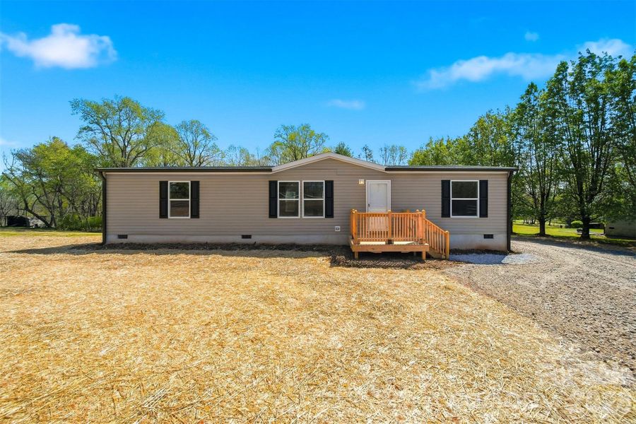 Exterior details and patio area of a home in , Morganton (Image 24).