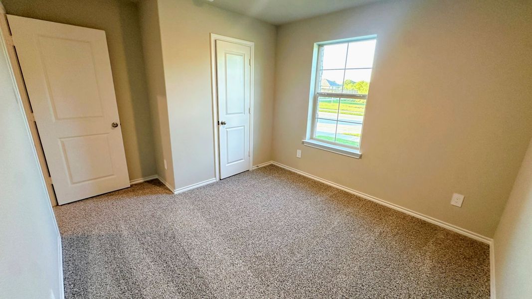 Spacious, unfurnished interior of a new home in Sunnycreek, Fort Worth (Image 17).