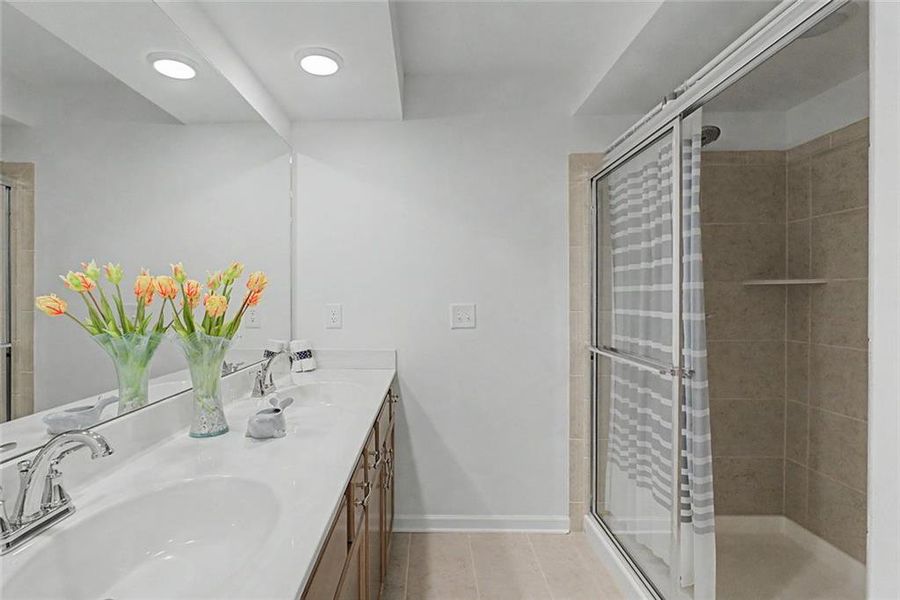 Furnished interior view inside a new home in , Atlanta (Image 19).