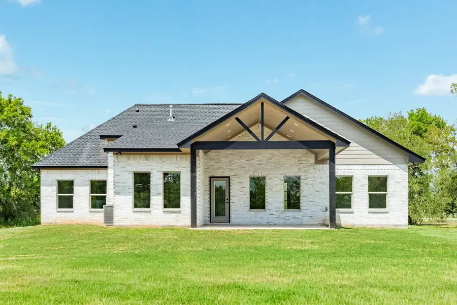 Exterior details and patio area of a home in , Richwood (Image 3).