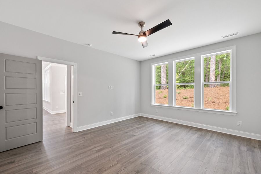 Representative unfurnished interior of a home built from the The Ellery by RobuckHomes in Baylee Ridge, Selma (Image 55).