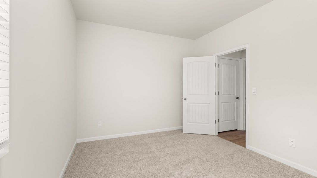 Representative unfurnished interior of a home built from the Robie by D.R. Horton in Pointe Park, Union City (Image 16).