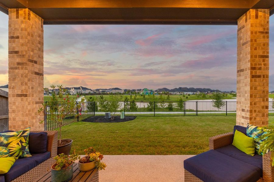Exterior details and patio area of a home in Cross Creek West, Fulshear (Image 4).