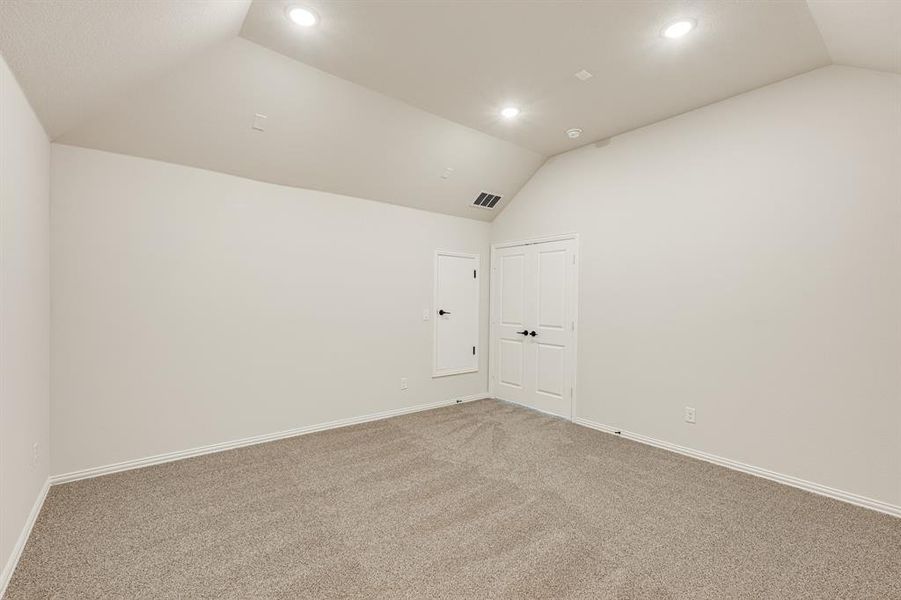 Spacious, unfurnished interior of a new home in Eagle Glen 50, Alvarado (Image 31). Spacious, unfurnished interior of a new home in Eagle Glen 50, Alvarado (Image 31).