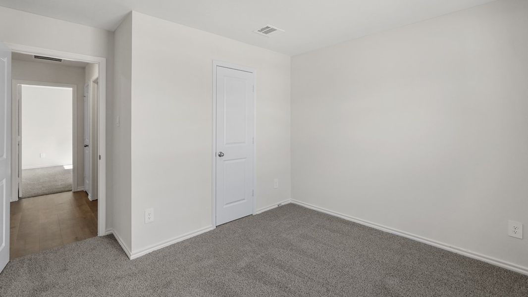 Spacious, unfurnished interior of a new home in Saddlebrook, Waxahachie (Image 12). Spacious, unfurnished interior of a new home in Saddlebrook, Waxahachie (Image 12).