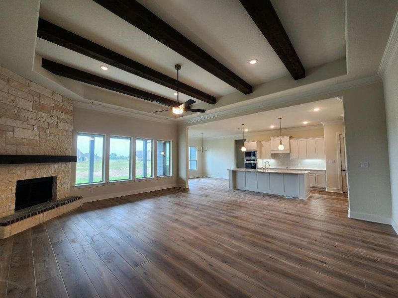 Spacious, unfurnished interior of a new home in Rocky Top, Krum (Image 13).