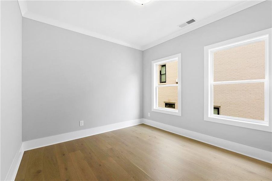 Spacious, unfurnished interior of a new home in , Brookhaven (Image 24).