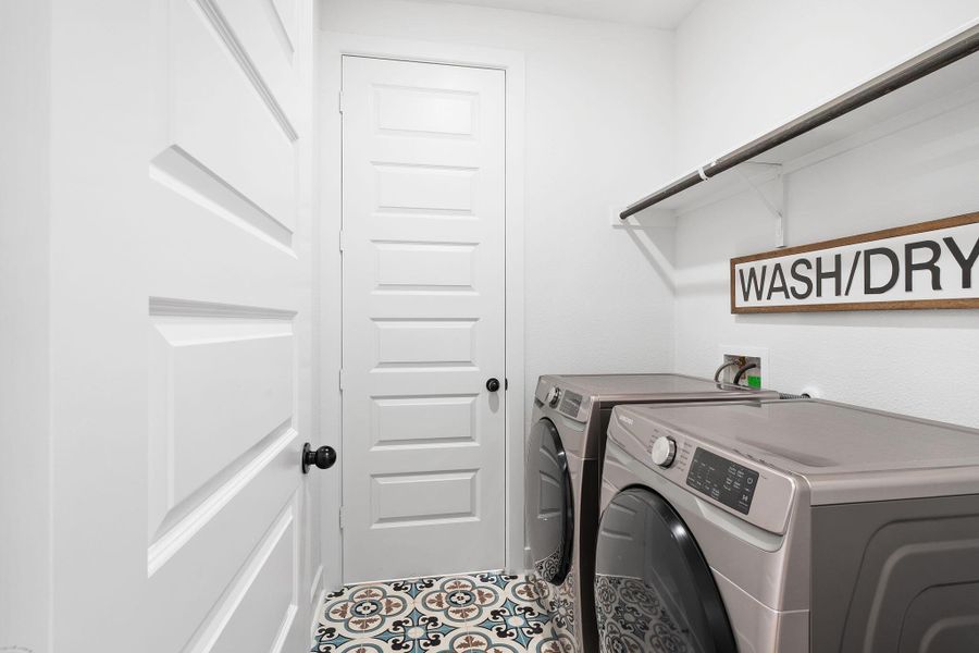 Furnished interior view inside a new home in Sweetwater - 60', Austin (Image 19).