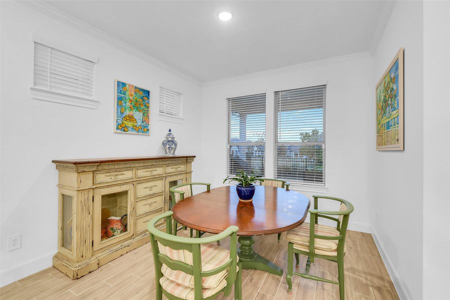 Furnished interior view inside a new home in Del Webb in Chambers Creek, Willis (Image 15). Furnished interior view inside a new home in Del Webb in Chambers Creek, Willis (Image 15).