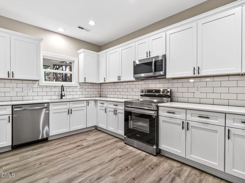 015-1280x960-kitchen