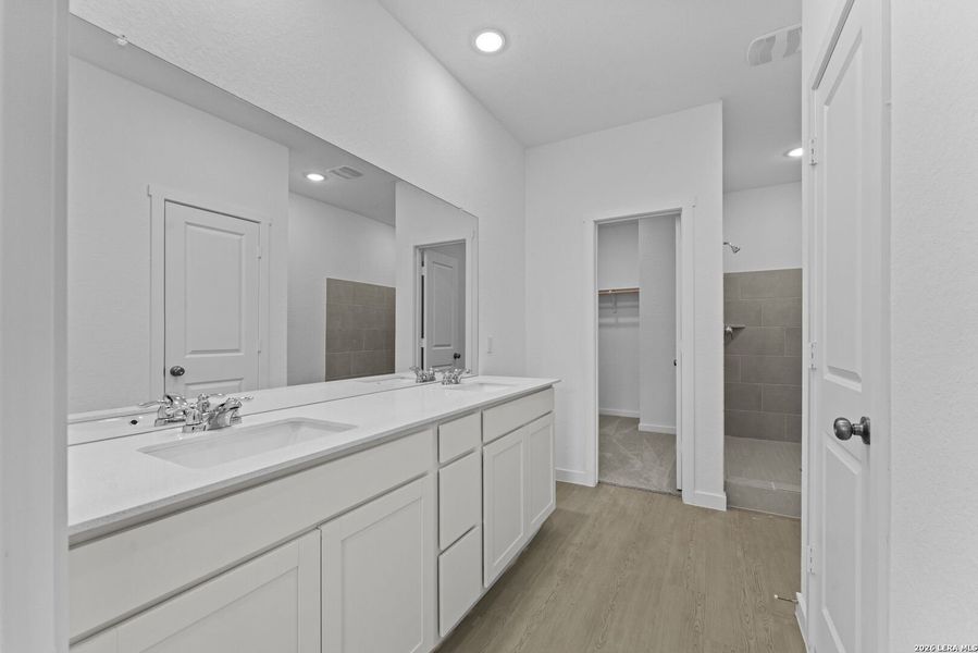 Furnished interior view inside a new home in Grace Valley, Marion (Image 7).