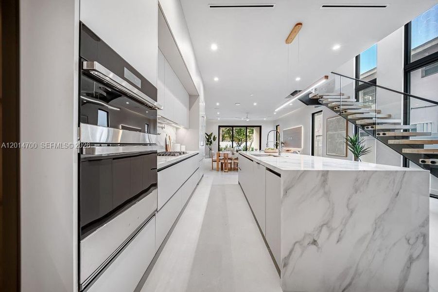 Furnished interior view inside a new home in , Fort Lauderdale (Image 58).