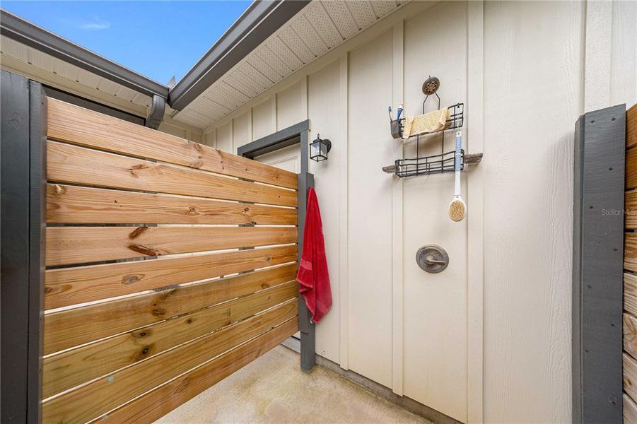 Exterior details and patio area of a home in , Dunnellon (Image 21). Exterior details and patio area of a home in , Dunnellon (Image 21).