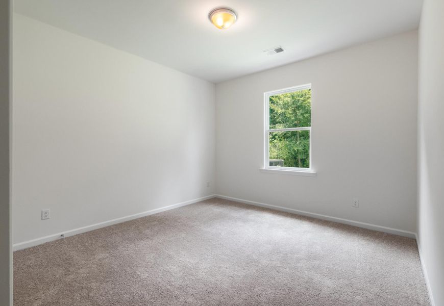 Spacious, unfurnished interior of a new home in Oakley Pointe, Moncks Corner (Image 31).