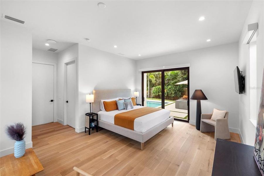 Furnished interior view inside a new home in , Sarasota (Image 39).