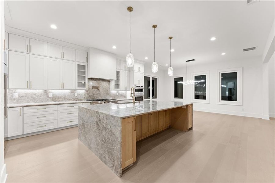 Furnished interior view inside a new home in , Hoschton (Image 9).