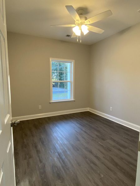 Spacious, unfurnished interior of a new home in , St. George (Image 17).