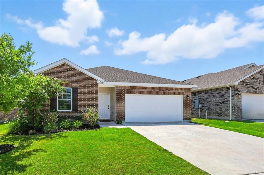 Front exterior of a new home in , Fort Worth, TX, highlighting curb appeal (Image 2). Front exterior of a new home in , Fort Worth, TX, highlighting curb appeal (Image 2).
