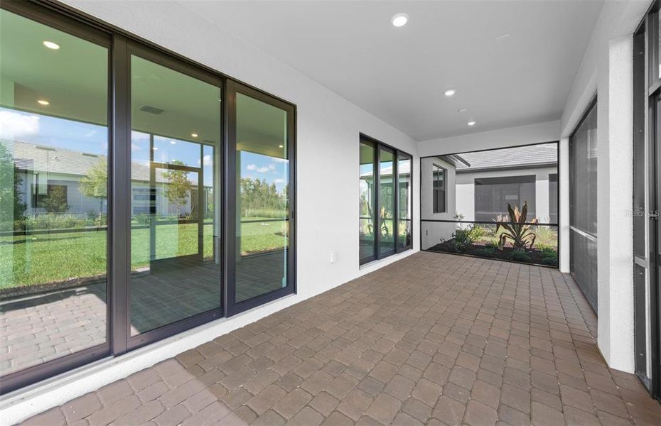 Exterior details and patio area of a home in Lakespur Wellen Park, Venice (Image 3). Exterior details and patio area of a home in Lakespur Wellen Park, Venice (Image 3).
