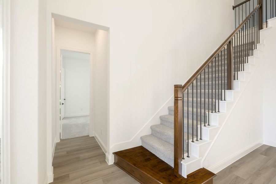 Spacious, unfurnished interior of a new home in Cambridge Crossing, Celina (Image 18).