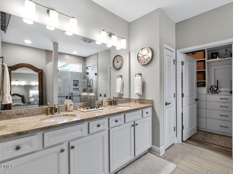 023-1280x960-primary-bath 023-1280x960-primary-bath