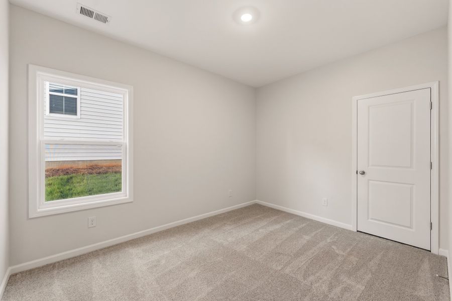 Spacious, unfurnished interior of a new home in Landmark Commons, Boiling Springs (Image 18).