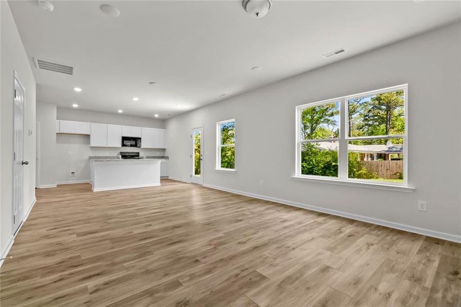 Spacious, unfurnished interior of a new home in North Haven, Rome (Image 21).