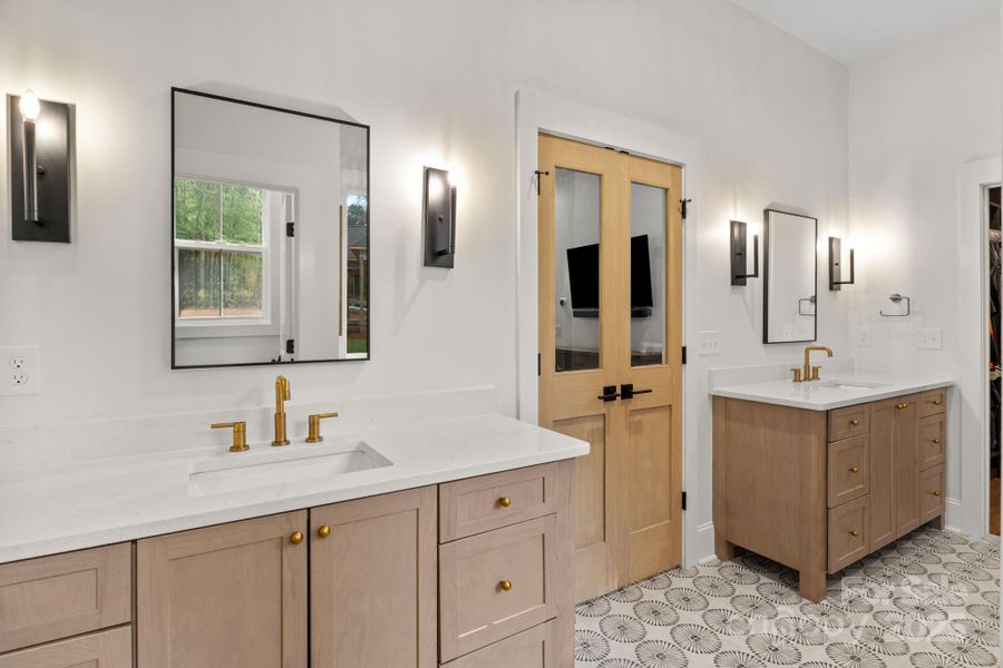 Furnished interior view inside a new home in , Lincolnton (Image 34).