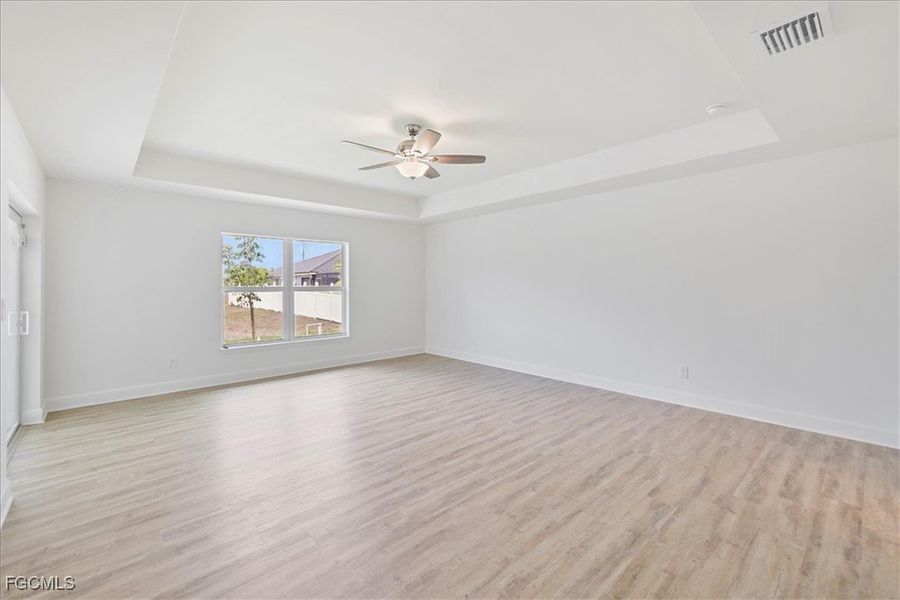 Spacious, unfurnished interior of a new home in Cape Coral, Cape Coral (Image 22).