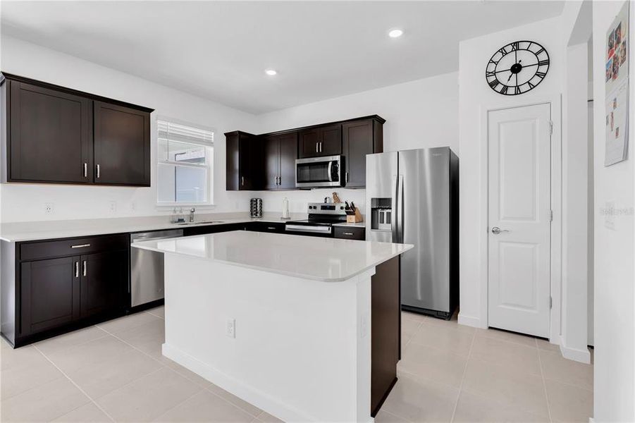 Furnished interior view inside a new home in Valleybrook, Spring Hill (Image 10).