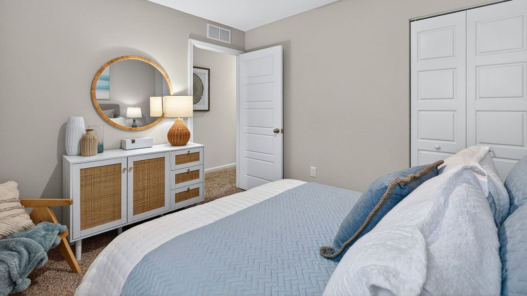 Representative furnished interior of a home built from the Plan by D.R. Horton in Irongate Villas, Jacksonville (Image 18).