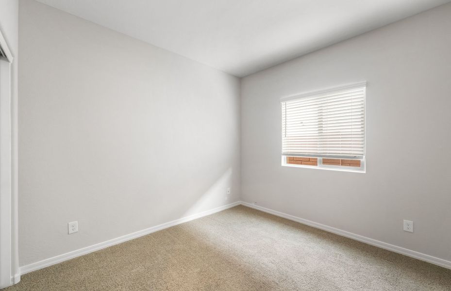 Spacious, unfurnished interior of a new home in El Cidro, Goodyear (Image 23).