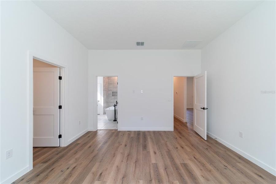 Spacious, unfurnished interior of a new home in , Dunnellon (Image 22). Spacious, unfurnished interior of a new home in , Dunnellon (Image 22).