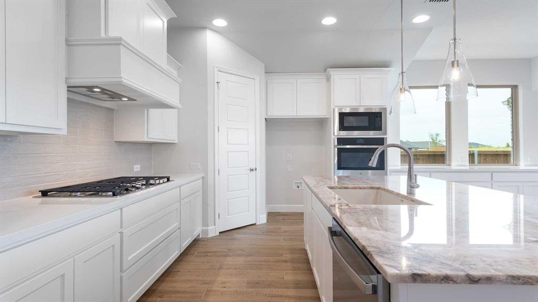 Furnished interior view inside a new home in Talon Hills 60'/70', Fort Worth (Image 12). Furnished interior view inside a new home in Talon Hills 60'/70', Fort Worth (Image 12).