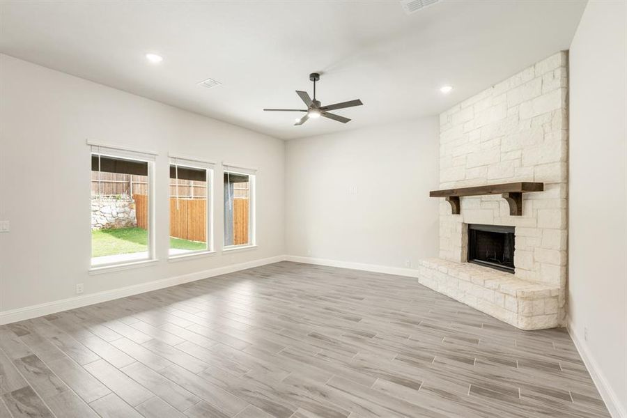 Spacious, unfurnished interior of a new home in Villages of Walnut Grove, Midlothian (Image 22). Spacious, unfurnished interior of a new home in Villages of Walnut Grove, Midlothian (Image 22).