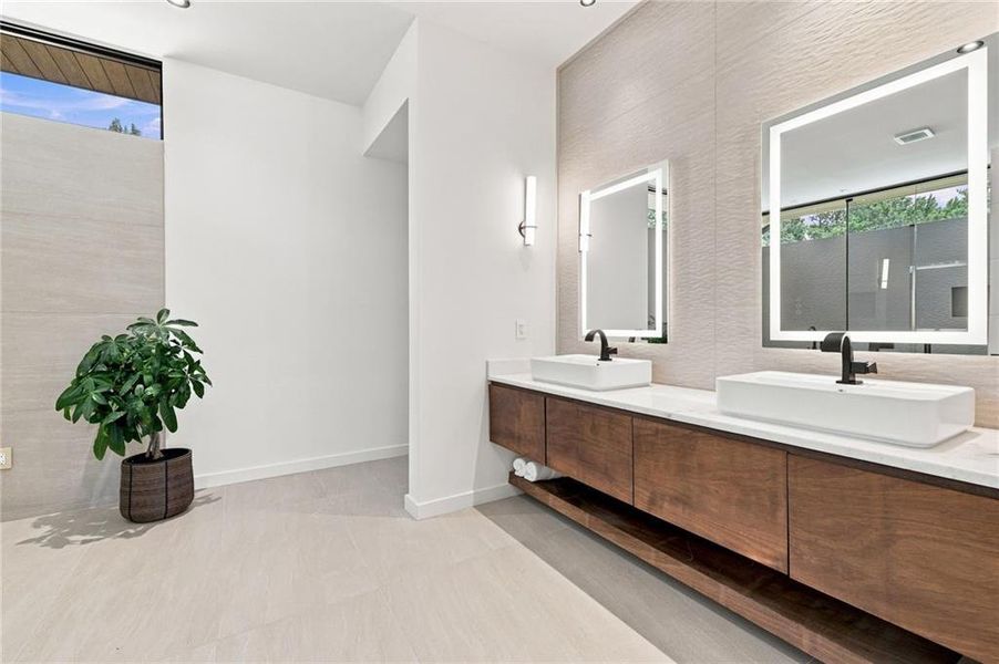 Furnished interior view inside a new home in , Marietta (Image 67).